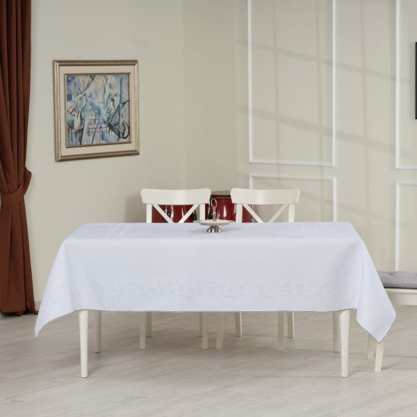 schal,tischdecke,tagesdecke,weiß,white , essen,tisch,sessel,gäste,hotel